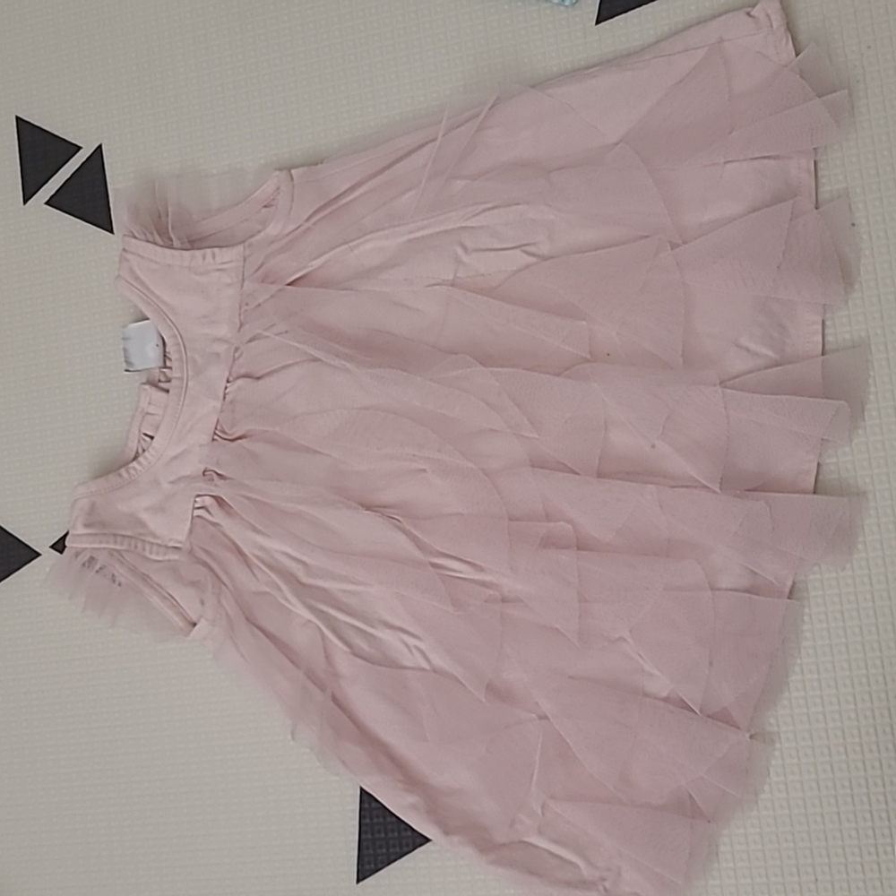 42. BABY BabyGap pink dress with ruffles tulle